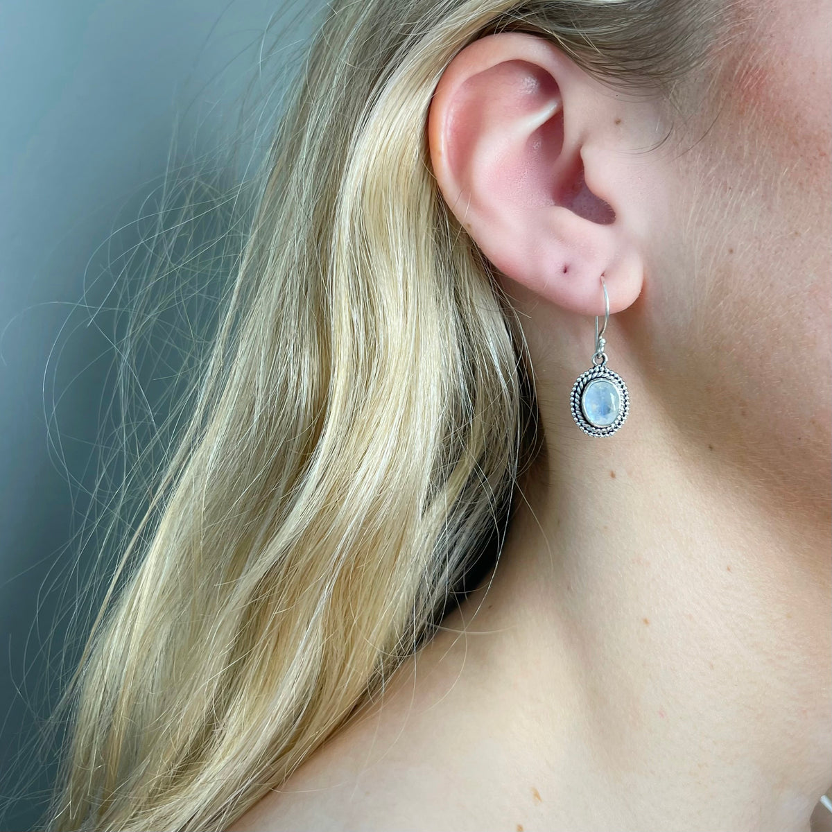 Blue moonstone hot sale earrings paparazzi