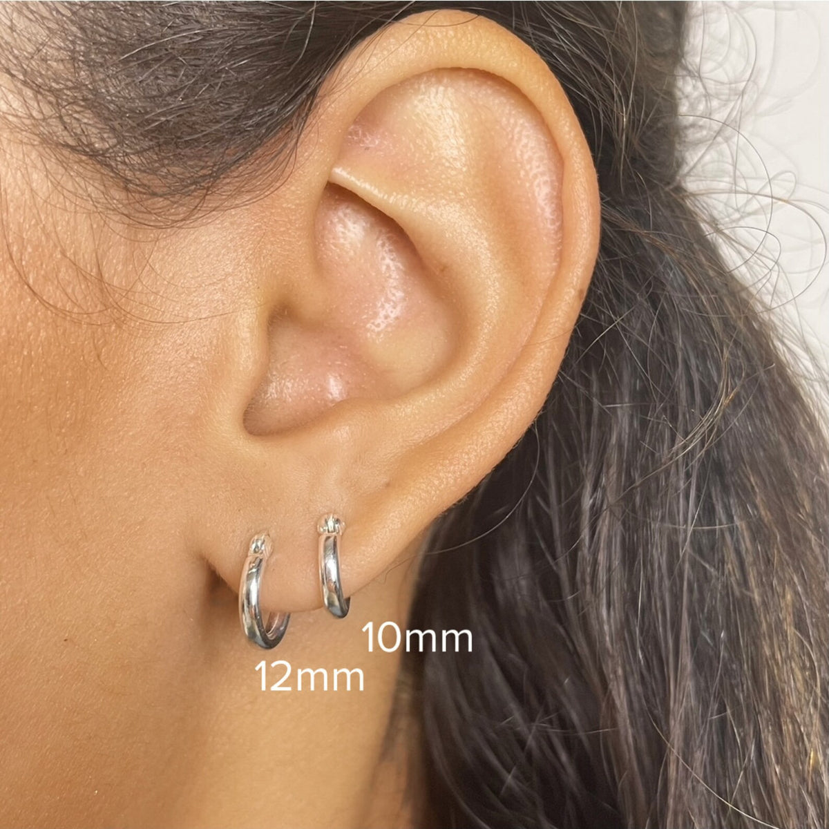v earrings silver